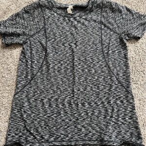 Lulu shirt size 4
